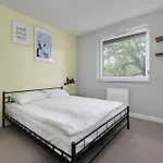 Lejlighed Spacious With Air Conditioning And Two Parking Spaces By Renters *
