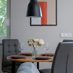 Lejlighed Spacious With Air Conditioning And Two Parking Spaces By Renters