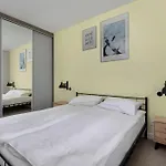 Spacious With Air Conditioning And Two Parking Spaces By Renters