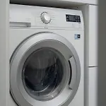Spacious With Air Conditioning And Two Parking Spaces By Renters