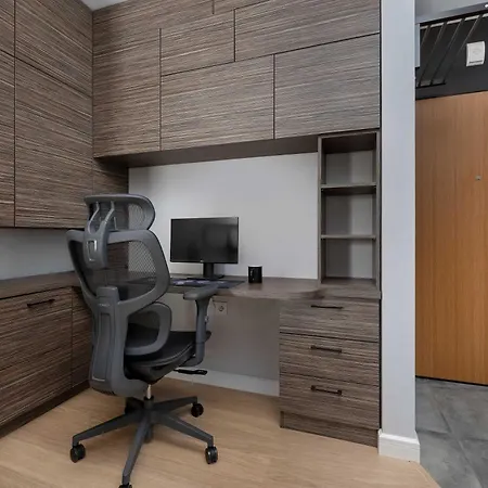 Apartment Spacious With Air Conditioning And Two Parking Spaces By Renters *