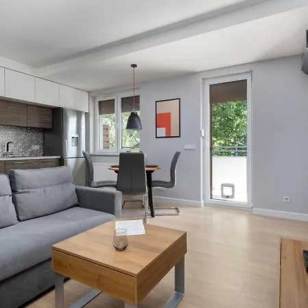 Apartment Spacious With Air Conditioning And Two Parking Spaces By Renters