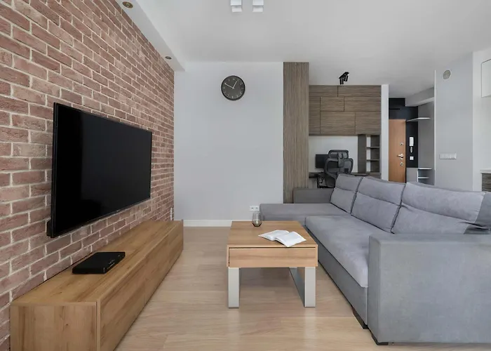 Spacious With Air Conditioning And Two Parking Spaces By Renters Apartment Breslau