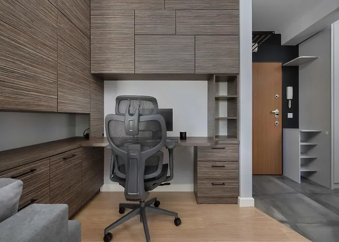 Spacious With Air Conditioning And Two Parking Spaces By Renters *