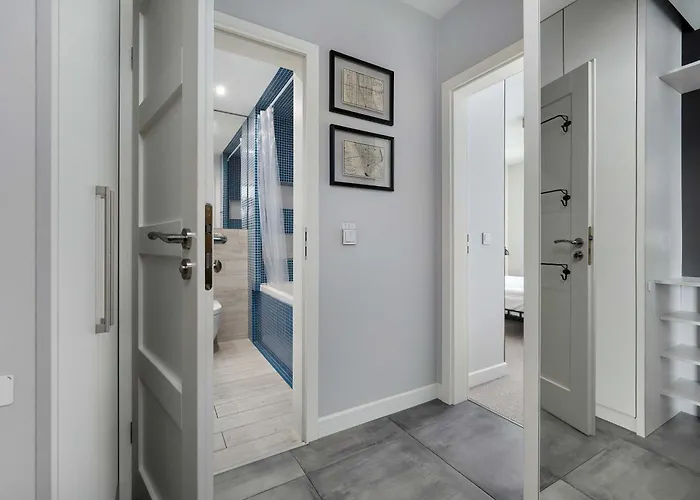 Spacious With Air Conditioning And Two Parking Spaces By Renters * Breslau