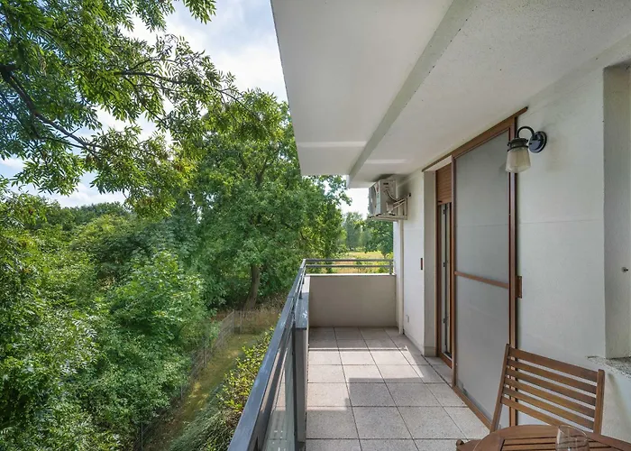 Apartment Spacious With Air Conditioning And Two Parking Spaces By Renters *