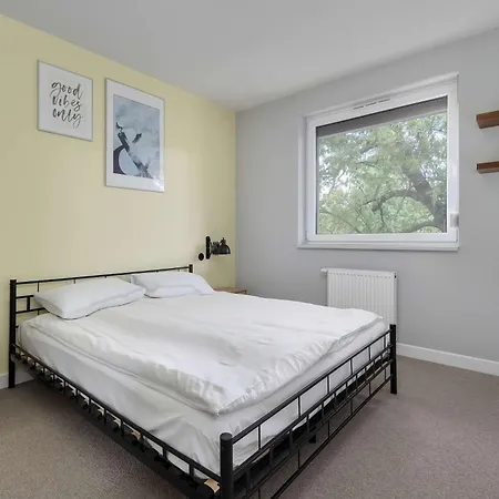 公寓 Spacious With Air Conditioning And Two Parking Spaces By Renters *