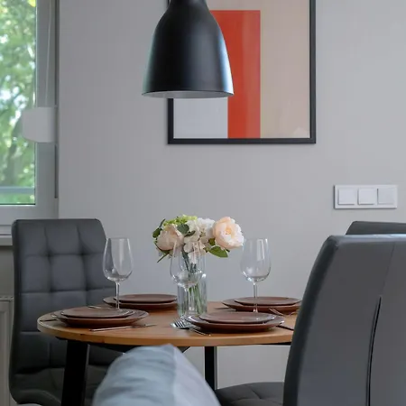 公寓 Spacious With Air Conditioning And Two Parking Spaces By Renters