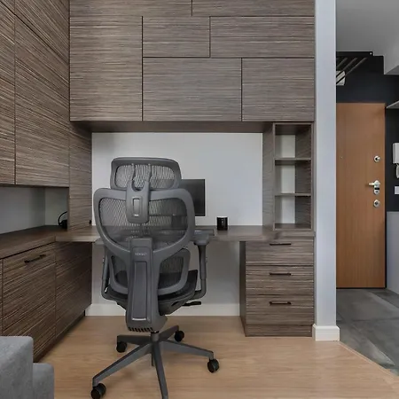 Spacious With Air Conditioning And Two Parking Spaces By Renters *