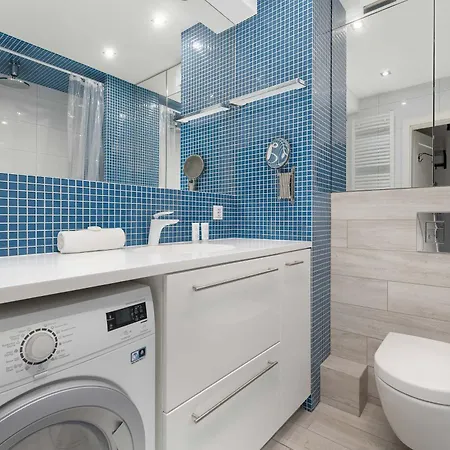 Spacious With Air Conditioning And Two Parking Spaces By Renters Apartman *