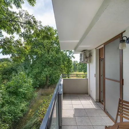 公寓 Spacious With Air Conditioning And Two Parking Spaces By Renters *